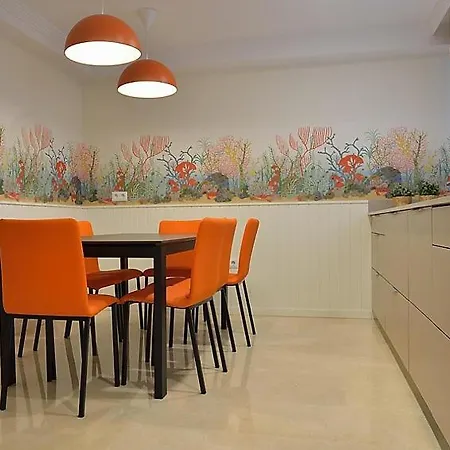 בית נופש Sleeps 7 Pool