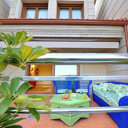 בית נופש Sleeps 7 Pool *