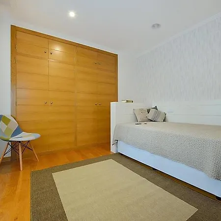 בית נופש Sleeps 7 Pool או גרובה
